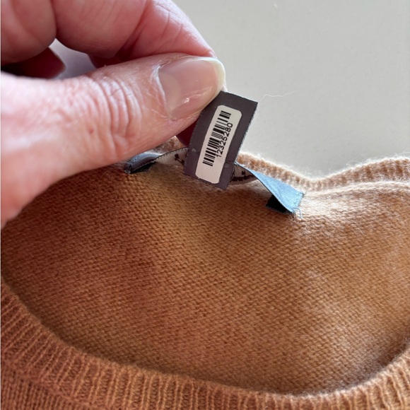 Women’s Neiman Marcus Cashmere Cap Sleeve Size Medium - Picture 4 of 14